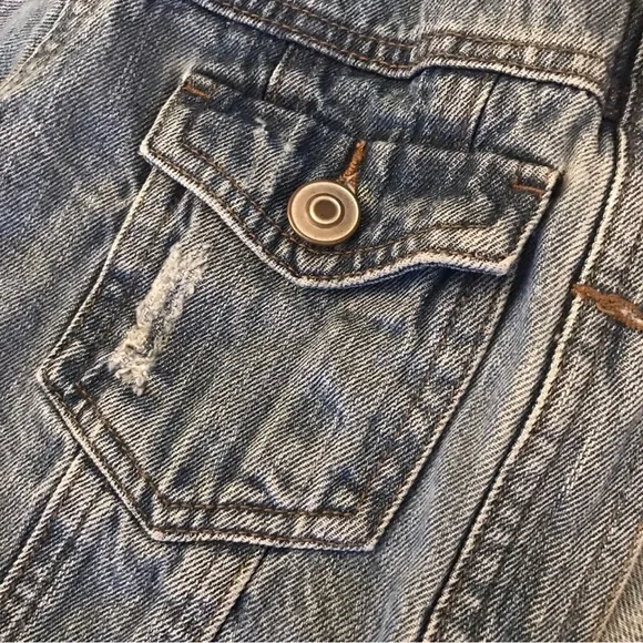 FOREVER 21 • Contemporary Blue Denim Jean Jacket Button Factory Distressed Small - Picture 6 of 9